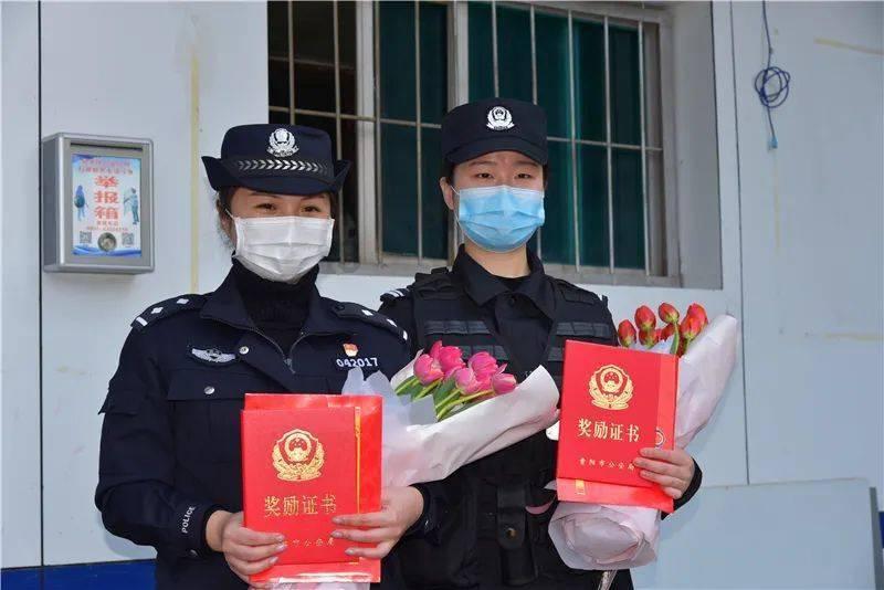 云南昭通市镇雄县山体滑坡救援工作加紧展开，已造成25人遇难19人失联